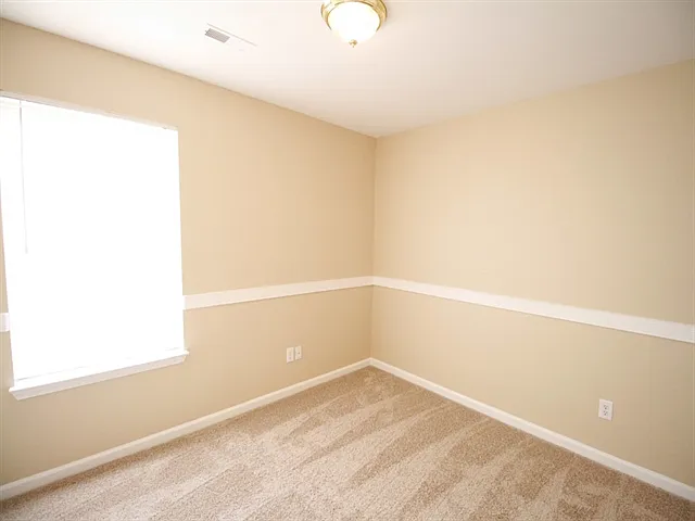 1704 Carlyon Ct — Photo 8