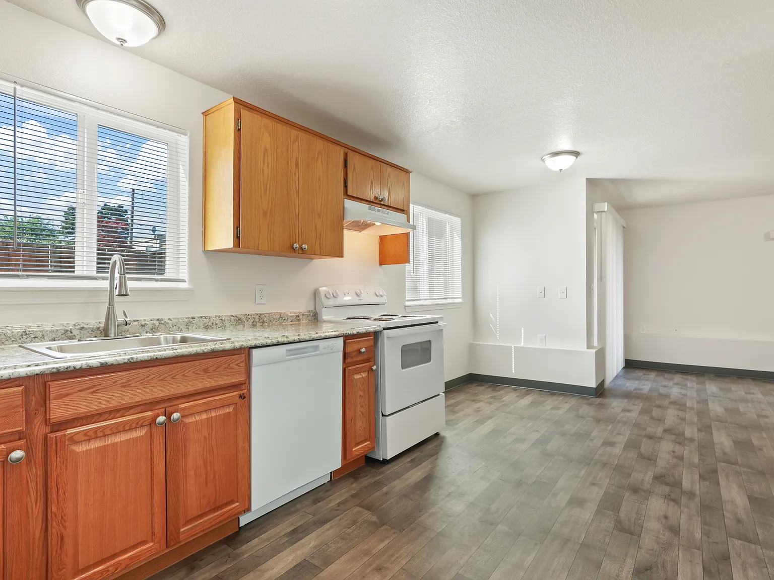 1 bed, 600 sqft, $1,050 — Photo 2