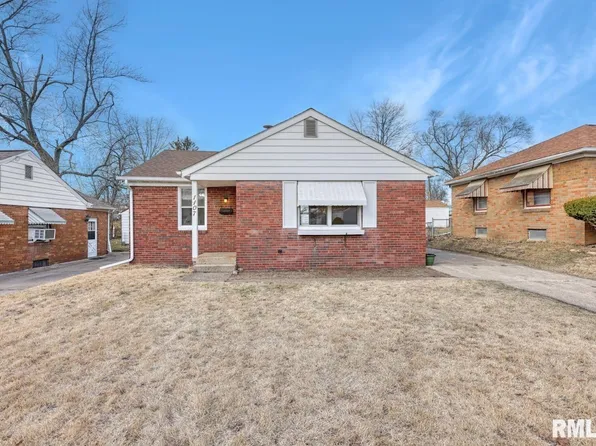 1107 E Paris Ave, Peoria Heights, IL 61616