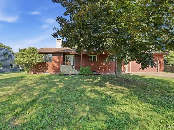 77 S Vaughn St, Springville, NY 14141