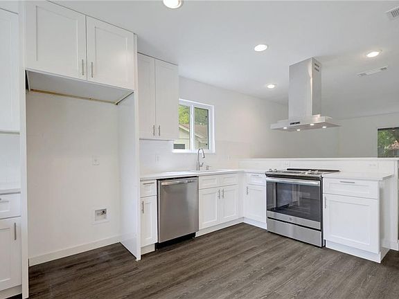 5th image of 4902 Brassiewood Dr