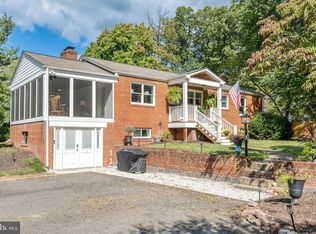 5527 Wharton Ln, Centreville, VA 20120