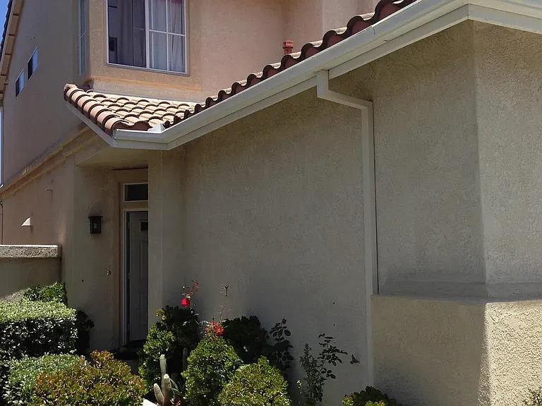 10806 Westonhill Dr — Photo 2
