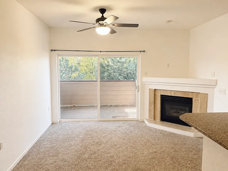 4545 Wheaton Dr #D370 — Photo 7