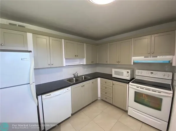 4141 NW 44th Ave APT 314, Lauderdale Lakes, FL 33319