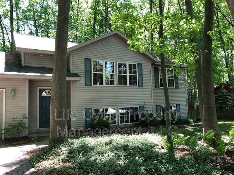 1st image of 3536 Hollywood Dr