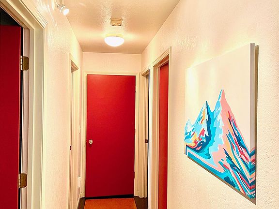 5th image of 808 Normans Ln