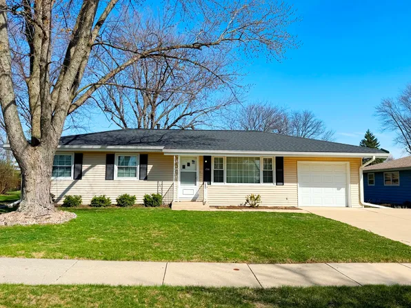 1314 Amber Dr, Montgomery, IL 60538