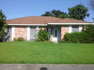 2347 Holiday Dr, New Orleans, LA 70114