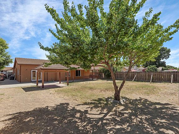 5th image of 2633 Riverbend Dr