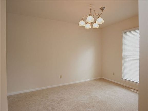 112 Haymac din.room