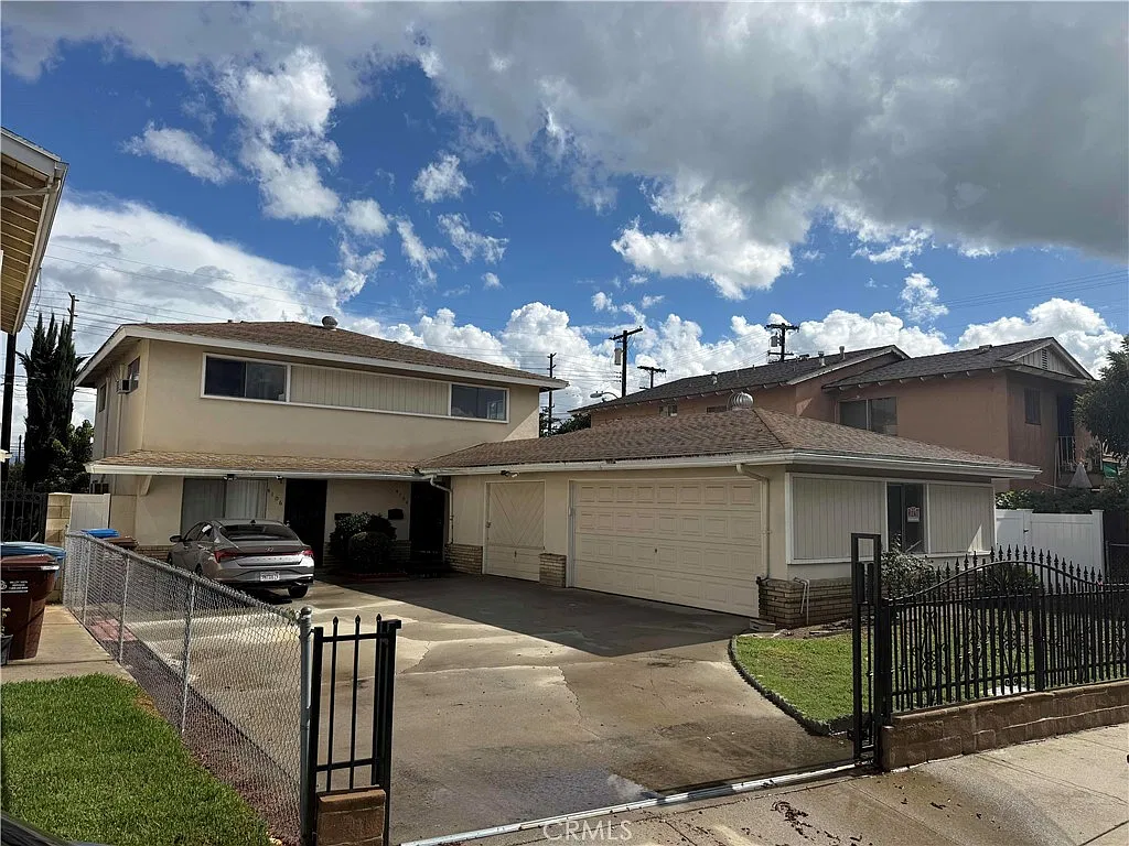 2 bed, 1.5 bath, 1100 sqft, $2,750 — Photo 1