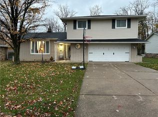 7681 Shelburne Dr, Middleburg Heights, OH