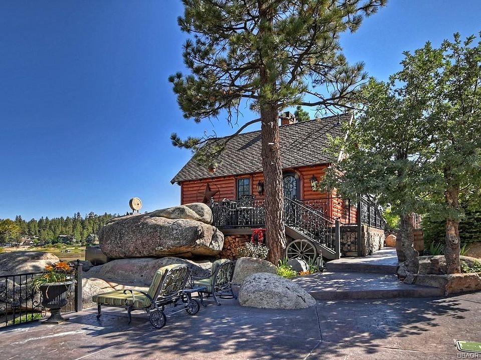 1st image of 806 Penninsula Ln