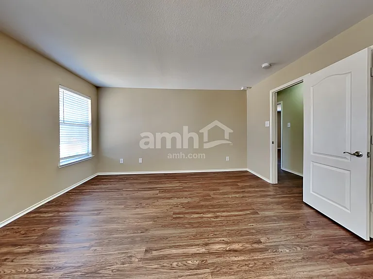 729 Redwing Dr — Photo 13