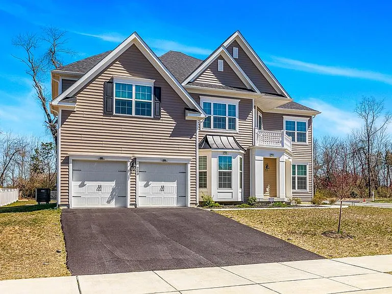 243 Wavyleaf Dr — Photo 3