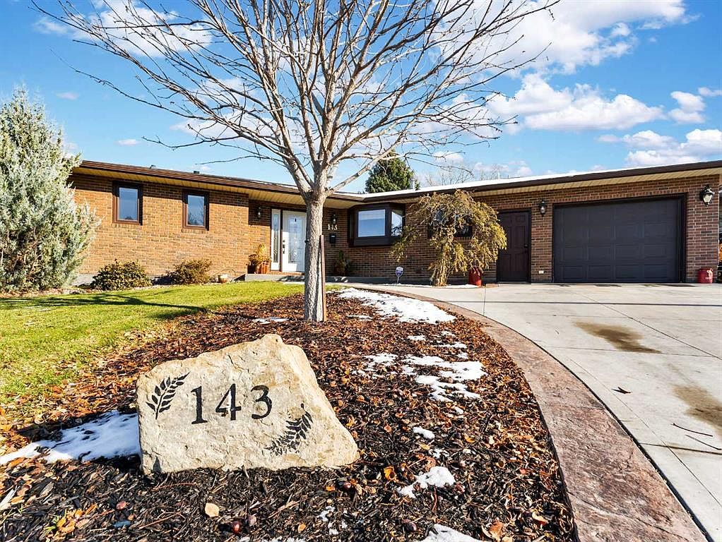 143 W Primrose Dr SE