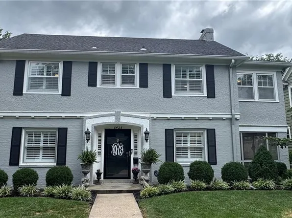 6425 Summit St, Kansas City, MO 64113
