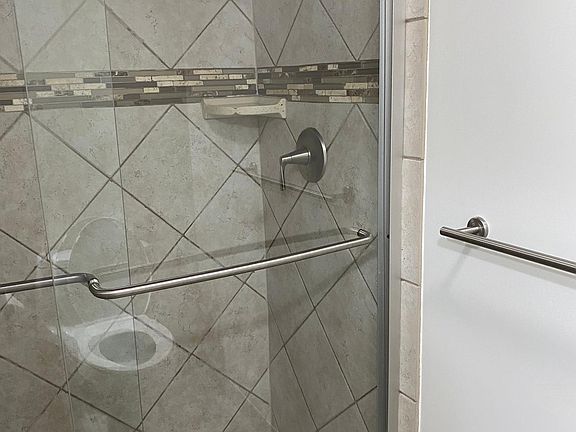 Shower in Bathroom #1 Located Downstairs