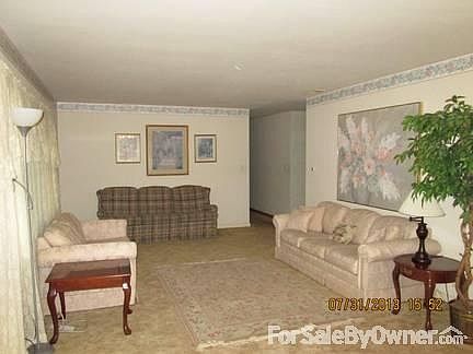 4th image of 4202 Highwood Dr