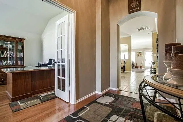 3 bed, 1884 sqft, $2,195 — Photo 4