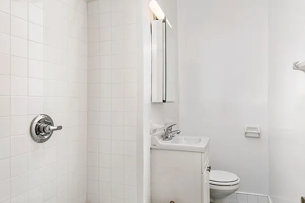 Rented by Compass | media 19