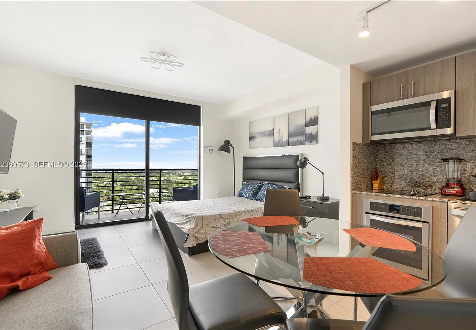 5350 Park Condo — Photo 1