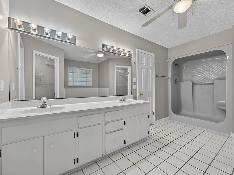 3 Neptune Dr — Photo 30