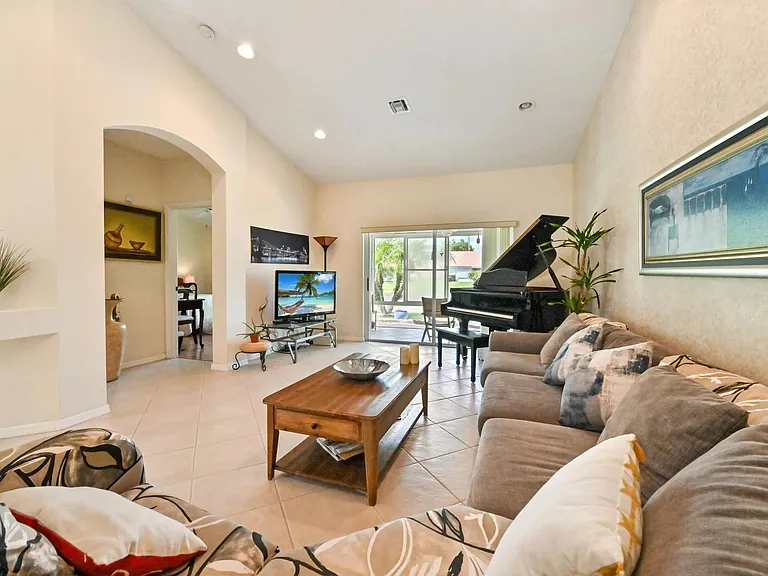 6077 Lake Hibiscus Dr — Photo 7