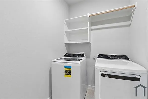 986 Olive Dr — Photo 15