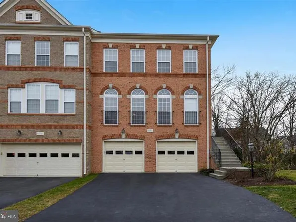 22092 Avonworth Sq, Ashburn, VA 20148