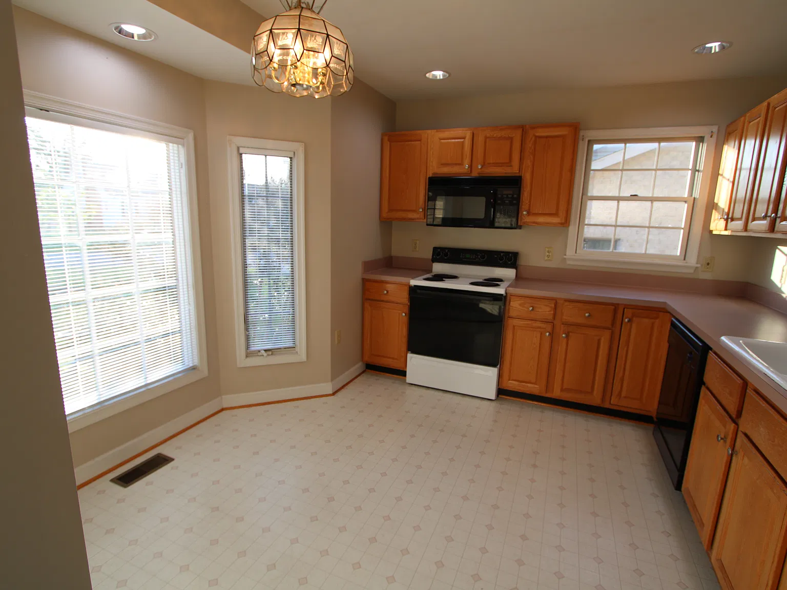 222 Fairground Rd — Photo 4