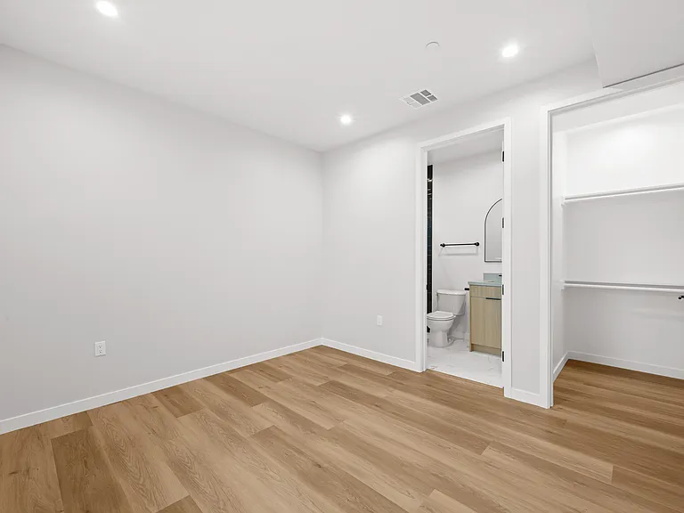 336 N Reno St — Photo 22