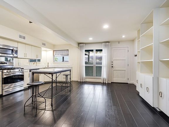 2nd image of 1115 W 10th St APT 208