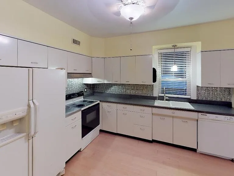 6927 Marquette Ave — Photo 3