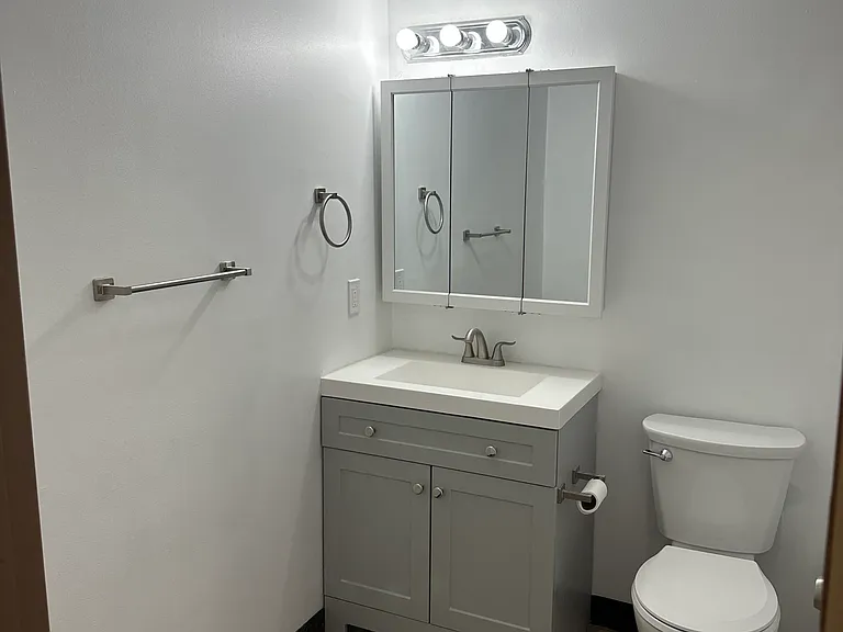 292 Rumbold Ave #3 — Photo 5