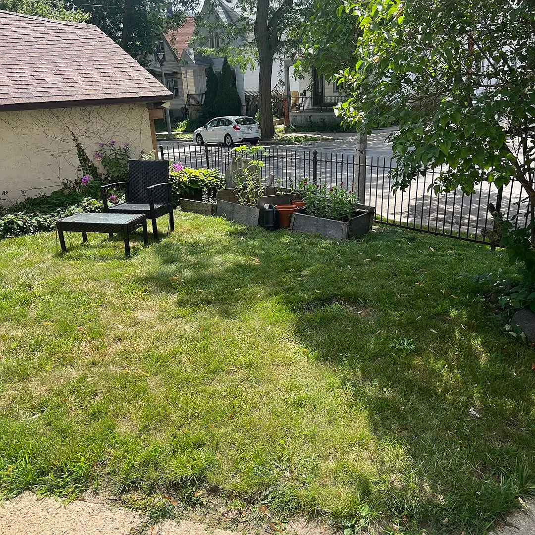 1-Bedroom Apartment Near UWM Prime East Side Location — Photo 3