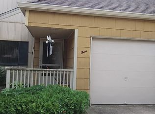 3 Dover Dr, Lindenwold, NJ 08021