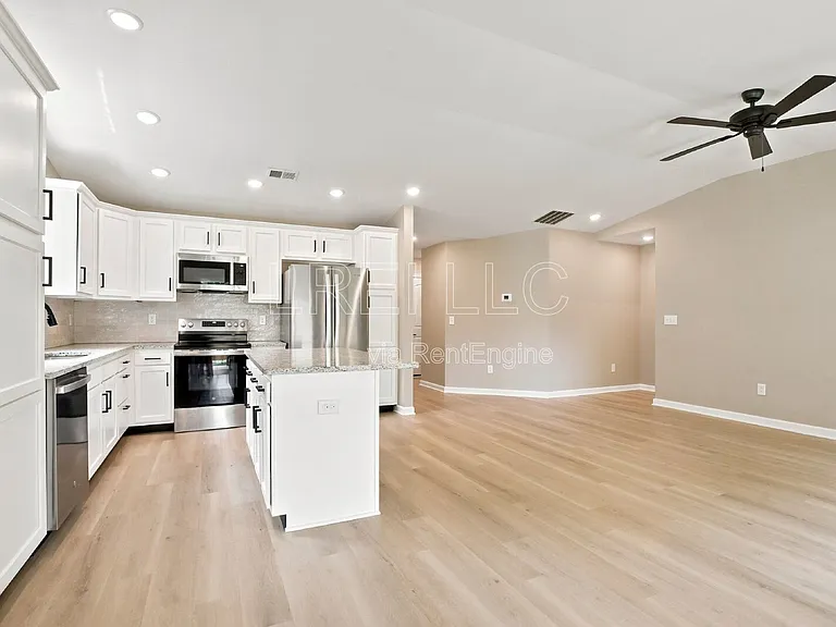 11017 Meadow Run Rd — Photo 4