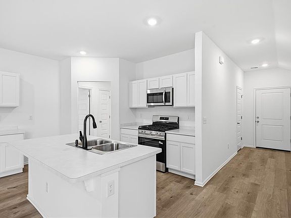 3rd image of 3613 Maggie Rd