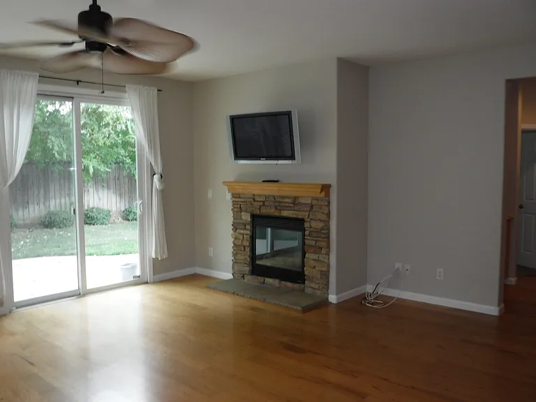 1390 Andleman Ct — Photo 15