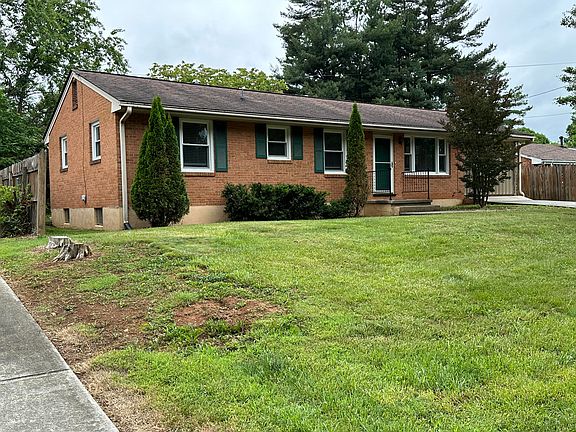 3rd image of 6726 Jasmine Cir