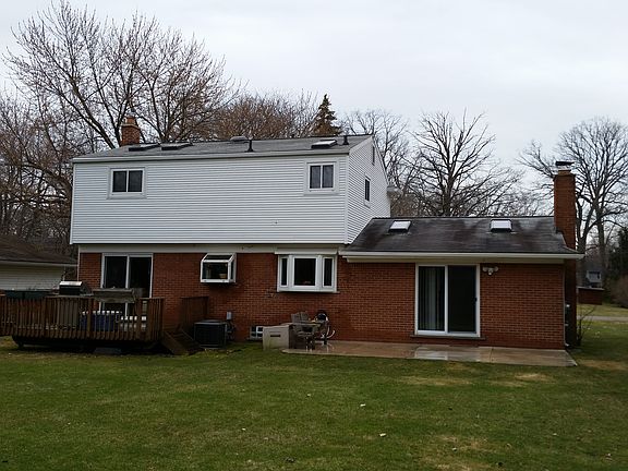 2nd image of 8828 Sunnybrook Ln