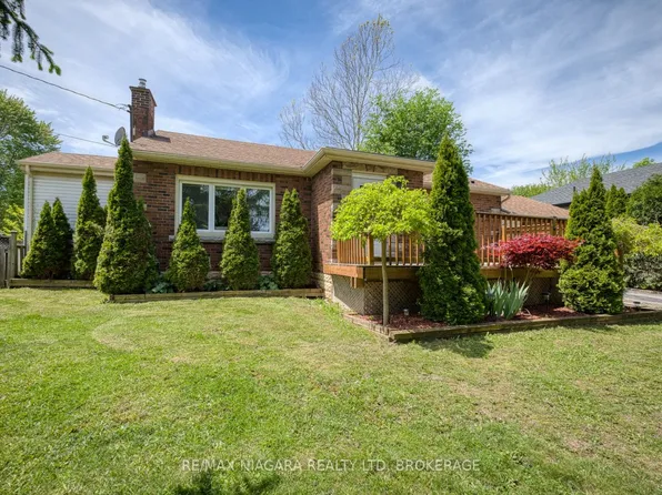 31 Carlton Ave, Welland, ON L3C 1P8