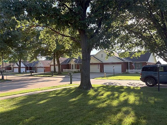 5th image of 3912 Westgate Dr