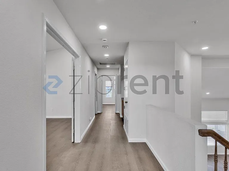 1001 Sandhurst Dr — Photo 19