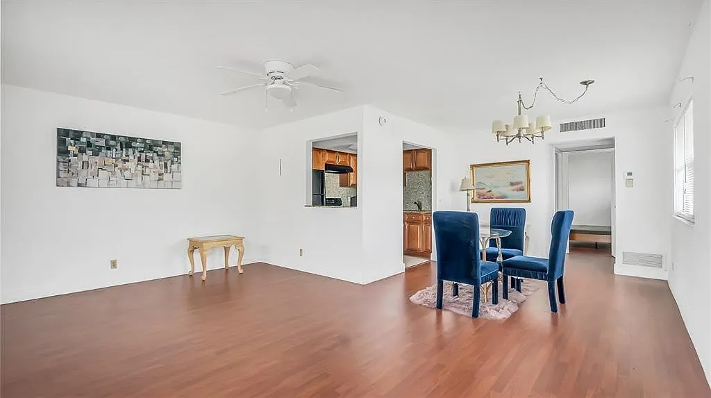 1 bed, 1.5 bath, $1,597 — Photo 3