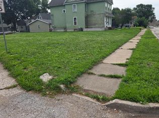 117 S Pine St, Davenport, IA 52802