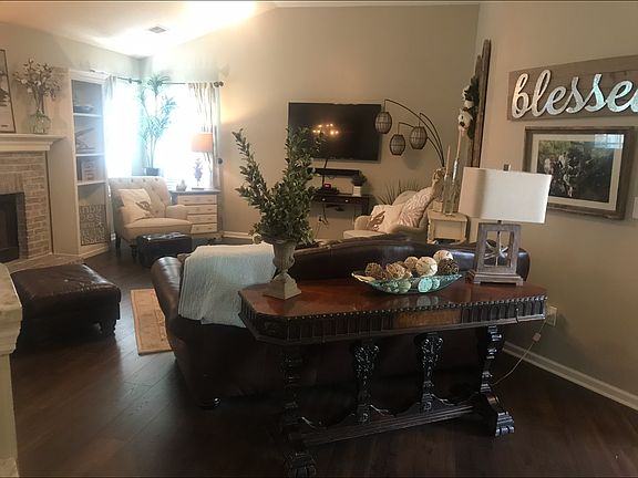 Large vaulted family room!