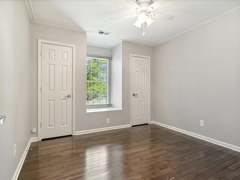 1934 Jefferson Ave — Photo 16